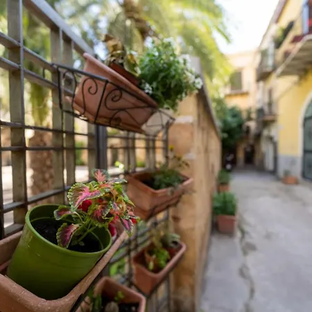 Cortile dei Giusti - Combo Guesthouse-3
